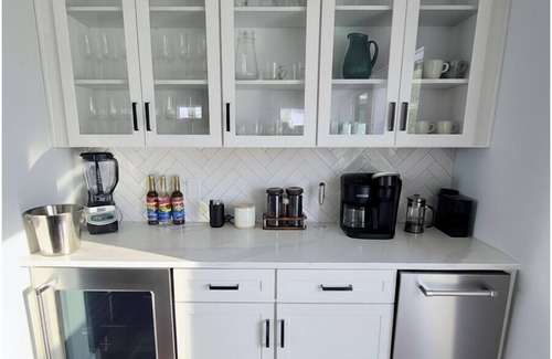 Corolla House | NEW, Lux Soundfront, Heated Pool, HotTub, Elevator, Renowned Currituck Club Access