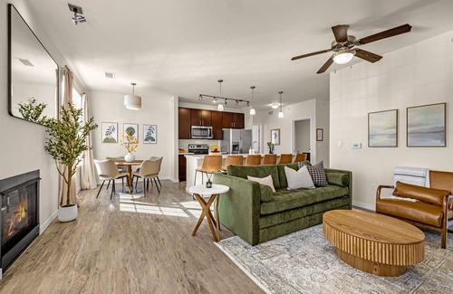 Parker Condo | NEW Luxe Monthly Haven - Pool+Gym - Trails - Stocked