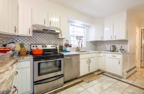 Woodstock Villa | New Luxury 5BR3BTh Woodstock Secret Retreat Near all Ski MT Heated Pool& Hot Tub