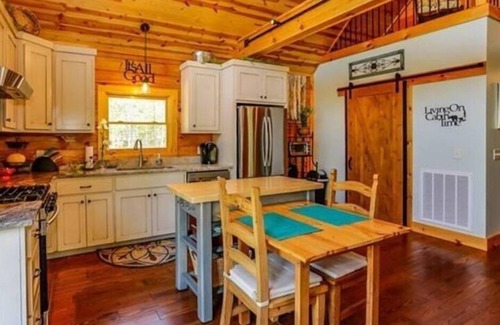 Rutherfordton Cabin | NEW Luxury Cabin in Green River Highlands 5 minutes to TIEC-Private/Gated