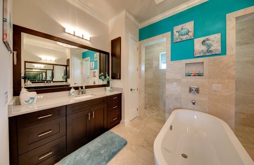 Punta Gorda House | NEW Luxury Executive Waterfront Home in Punta Gorda Isles! Dock, Pool/Spa, Beach Essentials, Bikes