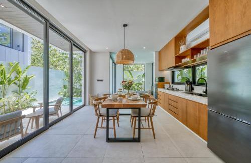 Sei Pinang Villa | New Luxury Malvarrosa Villas