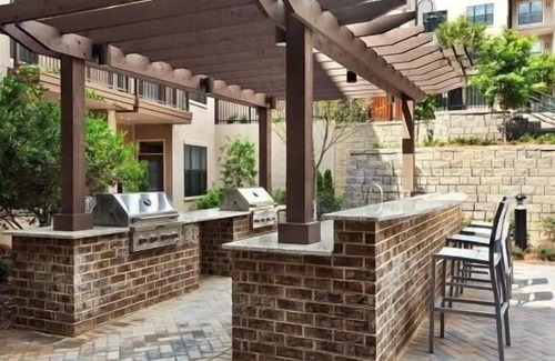 Loring Heights Apartment | NEW Luxury Stay : Coffee Bar, Scenic Views & Pool in the Heart of Atlanta