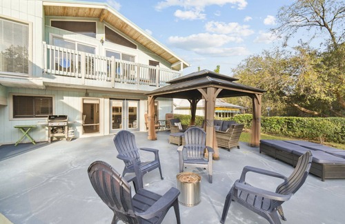 Weeki Wachee Gardens Ski Chalet | NEW! Manatee Cove Main House Star5Vacations