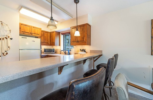 Bigfork Condo | NEW! Marina Cay Hideaway - Lakeview Home