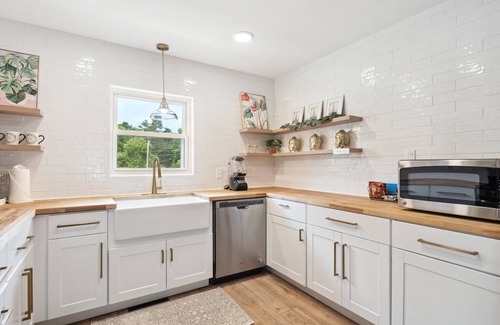 Charlotte House | NEW! minutes to downtown-1/2acre Luxe Ranch Living