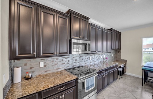 Riverview House | NEW! Modern Riverview Oasis Near Tampa Bay