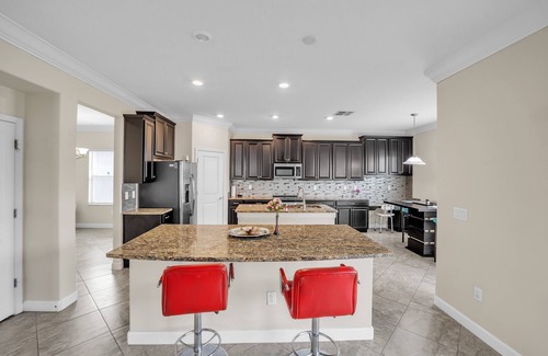 Riverview House | NEW! Modern Riverview Oasis Near Tampa Bay