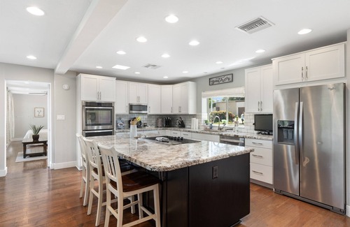 Paradise Valley Village House | NEW!Oasis Overlook 8 Bdr,7 Ba,Pool,Hot tub,Putt Grn