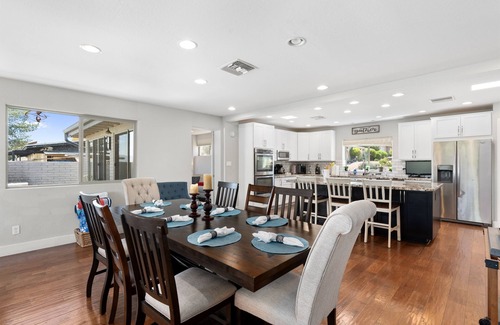 Paradise Valley Village House | NEW!Oasis Overlook 8 Bdr,7 Ba,Pool,Hot tub,Putt Grn