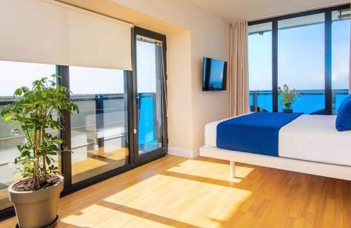 New Boulevard Hotel | New Orbi City Towers