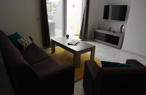Bellavista Apartment | ★New Penthouse Apartment, Fully Air Con, 100 Mbps Wifi, Sleeps 5★