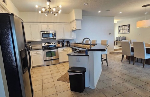 Walden on Lake Conroe House | New Private Pool Waterfront 5BR/5.5BA Home w/2 Docks