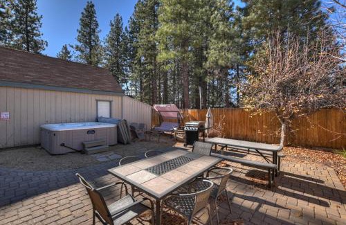 Big Bear Lake Ski Chalet | NEW- Red Robin W hot tub