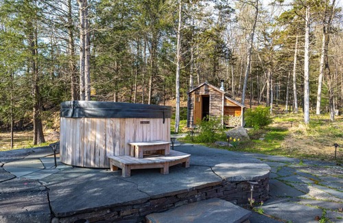 Town of Marbletown Cottage | NEW: Riverfront Cottage w/Hot Tub, Sauna & Pond
