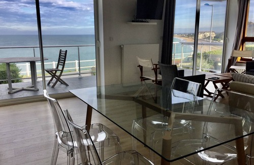 Donville-les-Bains House | NEW seafront near beach, dior garden and near granville