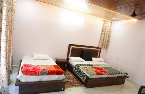 Didihat Hotel | New Shri Anand Best Hotel Berinag