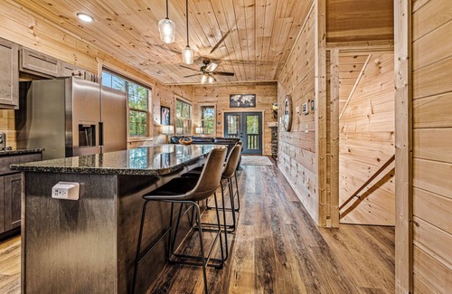 Sevierville Cabin | New Smoky Mtn Cabin for Fall:Theater/Karaoke/Game Room,Majestic Views,Decks