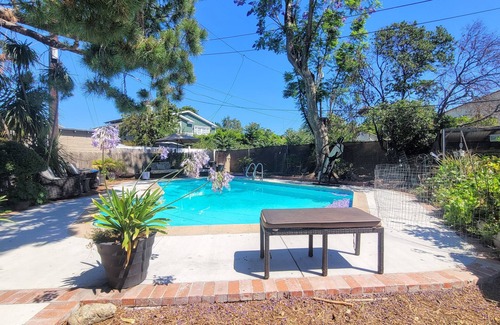 Sherman Oaks Cottage | NEW! Spiral Pine Retreat, your Los Angeles getaway!