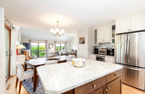The Galena Territory House | New! Thunder Bay Ridge | Hot Tub*Fire Pit*Game Room*Coffee Bar*Stunning Sunsets!