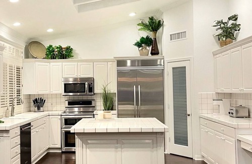 Paradise Park Vista House | *NEW* Tulum-Themed Home with Pool and Putting Green! 5 mins from TPC Golf Course