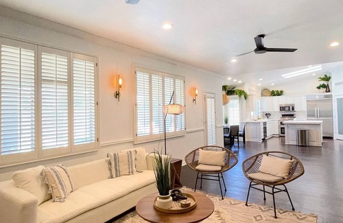 Paradise Park Vista House | *NEW* Tulum-Themed Home with Pool and Putting Green! 5 mins from TPC Golf Course