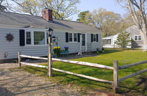 West Dennis Cottage | New updates! Relaxing cottage, Walk to Beach 10 min. to South Village Beach ๐๏ธ