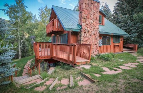 Vail Cabin | **NEW** Vail Cabin, Sleeps 8 Great Location, Smores, Park
