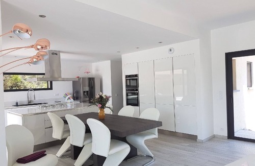 Santa Giulia Villa | New villa 08 people of high standing large private heated pool