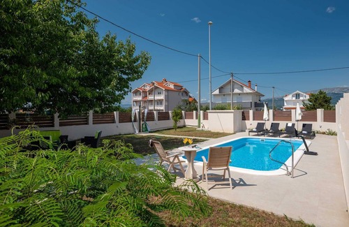 Trilj Villa | NEW! Villa Josefina with heated Pool