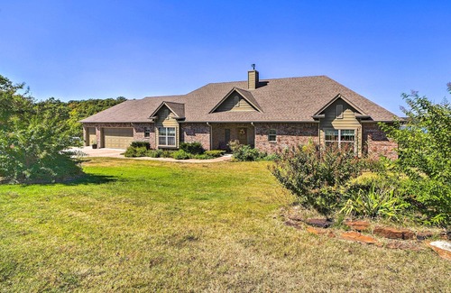 Sand Springs House | NEW Waterfront Family Getaway: Hike, Bike + Kayak!