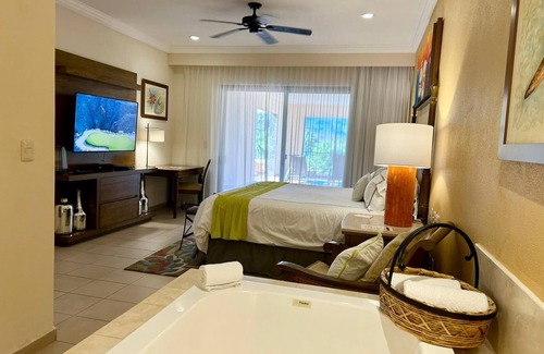 Loreto Resort | New Year's week at Villa del Palmar, Loreto in 2 BR elite oceanfront penthouse