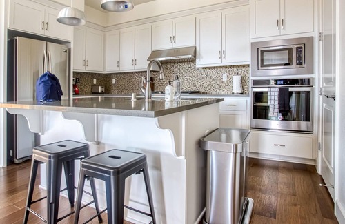 Newark House | Newark 4BR with Easy Access to Other Bay Towns