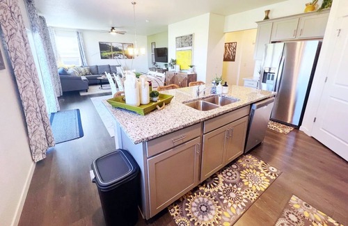 Windsor House | Newer build with 4 bedrooms, large backyard and beautiful mountain views.