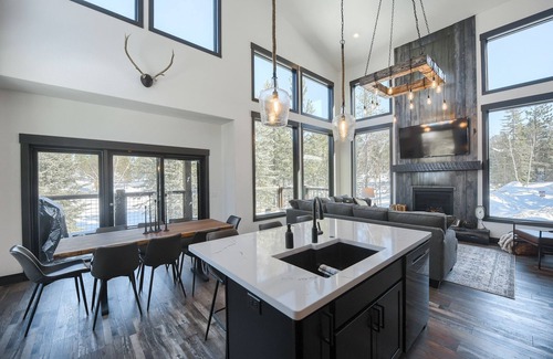 Lead Cabin | Newly Built, 2400+ Sq. Ft., Walk to Clubhouse Pool, Parking for Trailers