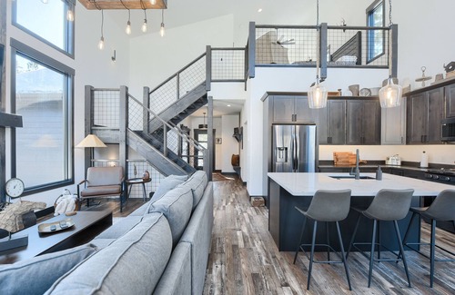 Lead Cabin | Newly Built, 2400+ Sq. Ft., Walk to Clubhouse Pool, Parking for Trailers