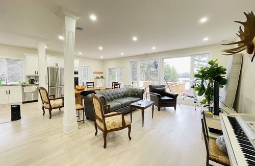 Seguin Cottage | Newly designed beautiful cottage by the water on Parry Sound