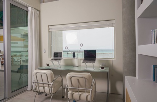 Savaneta Villa | Newly Expanded! Lavish & Exclusive Beachfront Mansion.