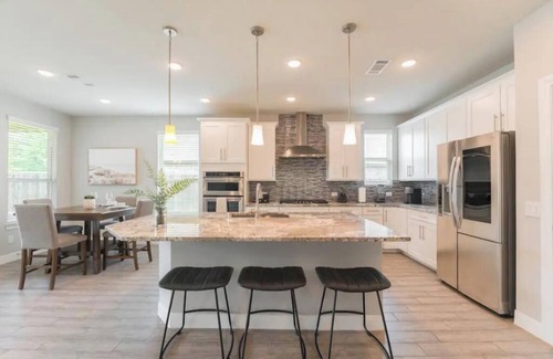 Tomball House | NEWLY furnished 4bdr/3bath home!