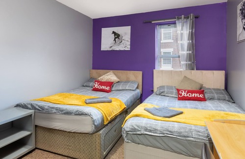 Heaton Apartment | Newly Refurbished Newcastle Apartment Sleeping 18 People Comfortably