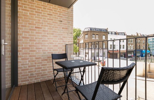 Golborne Apartment | Newly refurbished two bedroom and two bathroom flat