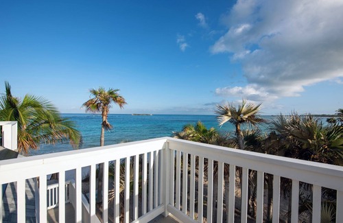 Double Bay House | Newly Remodeled Home on Pink-Sand Double Bay Beach, Spectacular Views