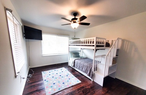 Santee House | Newly remodeled 3 bedroom, lakeside home