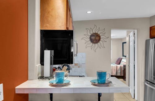 Peter Howell Cottage | Newly Remodeled Quaint and Cozy Casita- Fully Remodeled in Central Tucson!