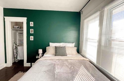 Cleveland Apartment | Newly Remodeled Up Unit Apartment We Allow Pets