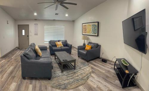 Lake Havasu City House | Newly remodeled family friendly home near lake