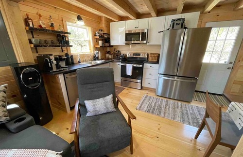 Winthrop Cabin | Newly Remodeled Waterfront Cabin