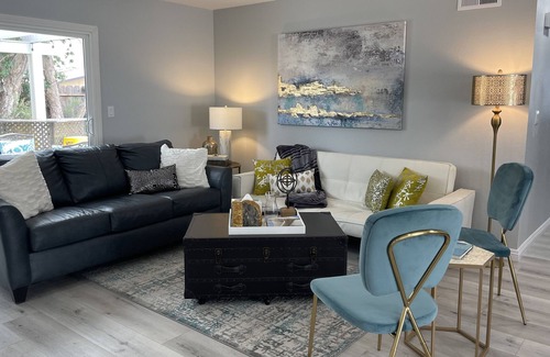 Mira Mesa House | Newly remodelled 4 BR house<20 mts to beach