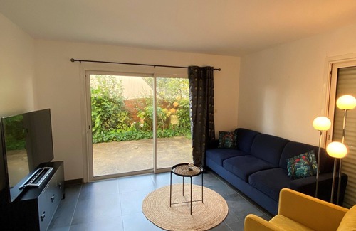 La Trinite-Surzur House | Newly renovated villa, new equipment, enclosed and secure garden, jacuzzi