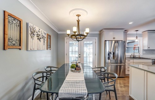 Bowling Green House | Newly Renovated, 1 block from BGSU, spacious and comfortable